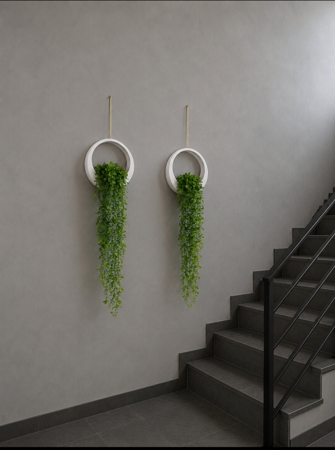 Unique Hanging Wall Vines