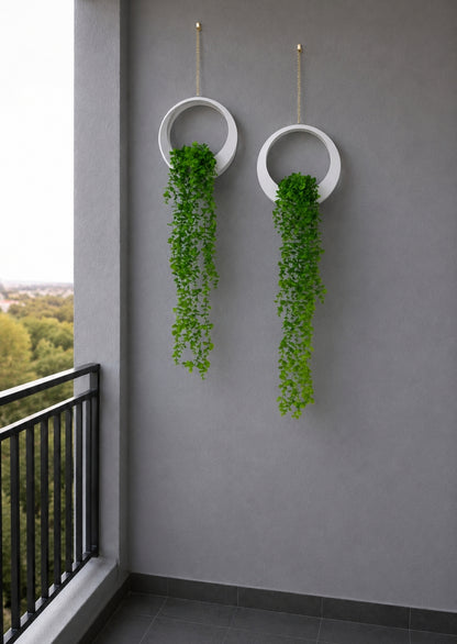 Unique Hanging Wall Vines